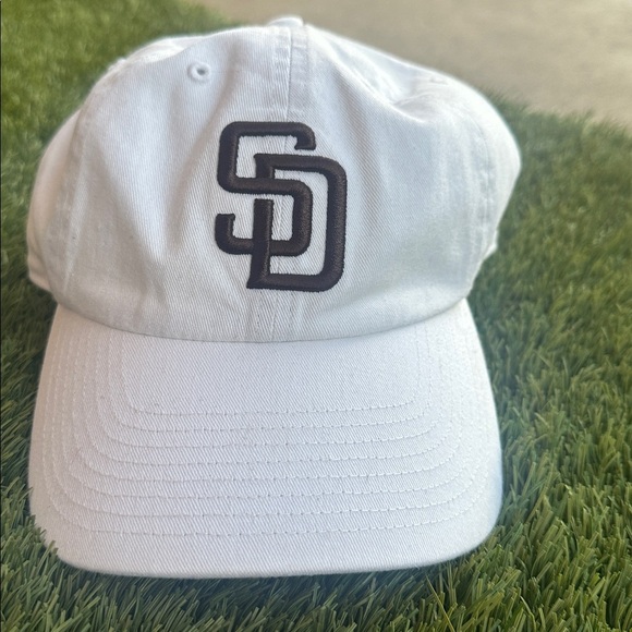 47 White San Diego Padres SD Padres Women’s adjustable hat MLB - Picture 2 of 6